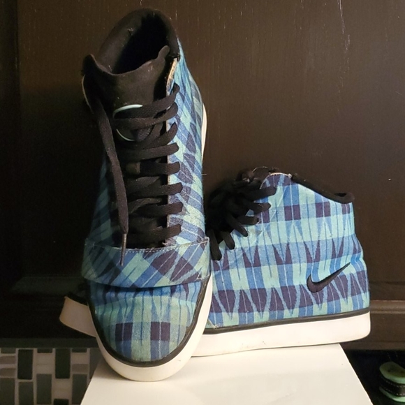 Nike Shoes - Nike sneakers